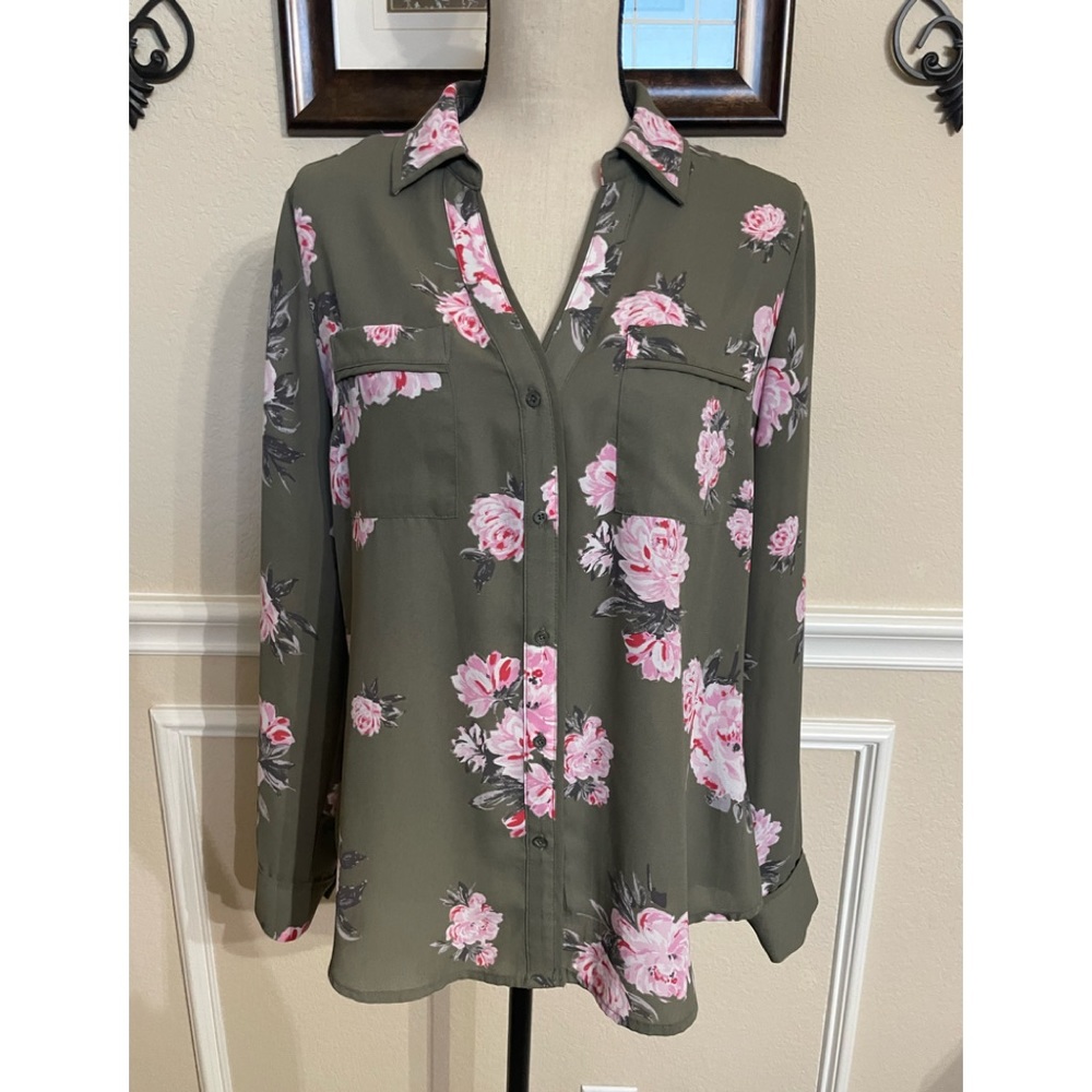 Candie’s Top Gray & Pink Long Sleeve. Size Medium.